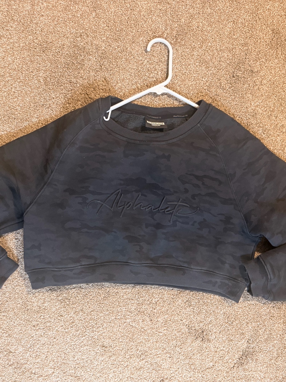 Alphalete Camo Crop Sweatshirt